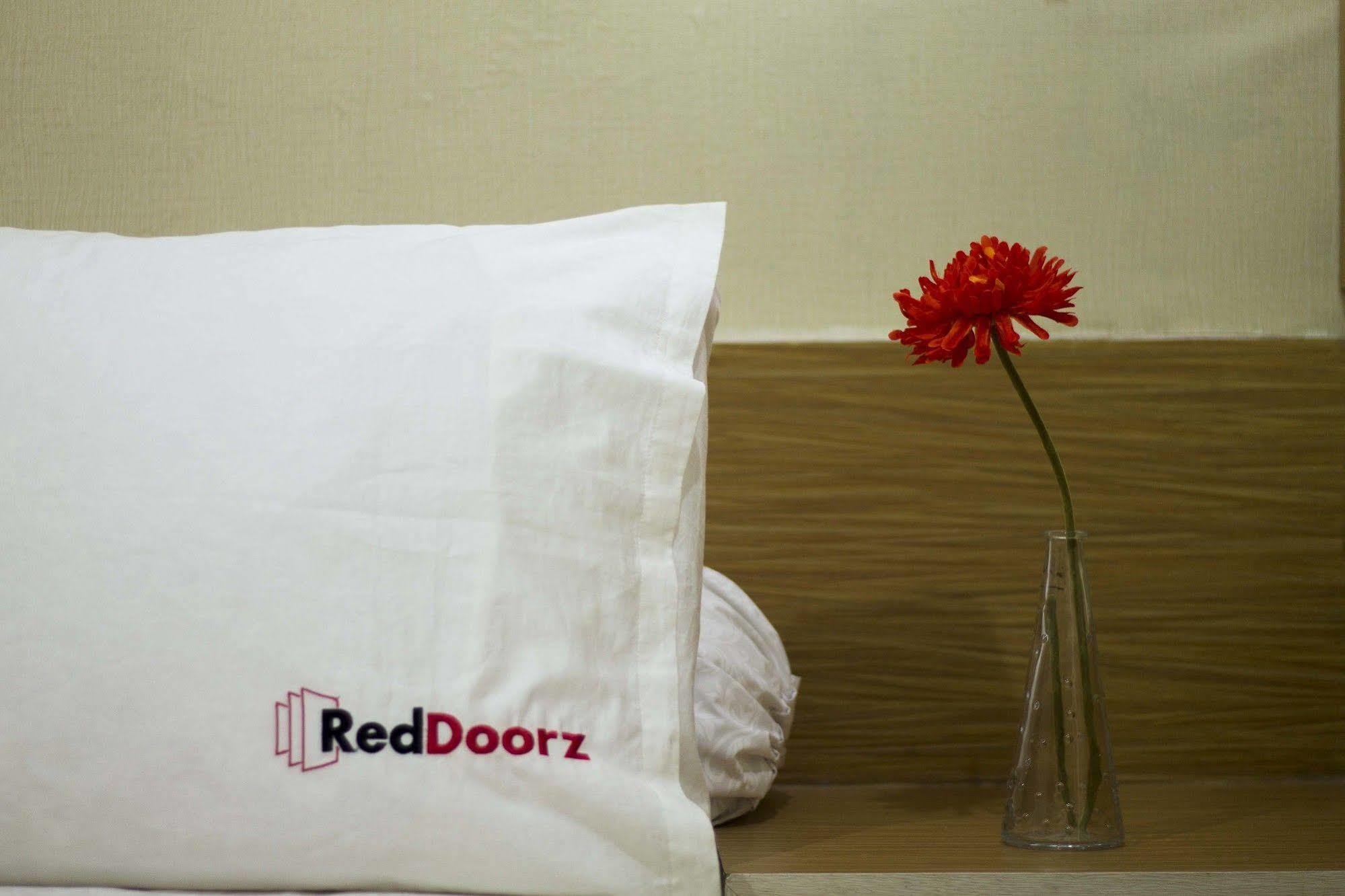 מלון נוסא דואה Reddoorz @ Tanjung Benoa מראה חיצוני תמונה